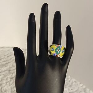 Lucite Bubble Ring Yellow With Flowers